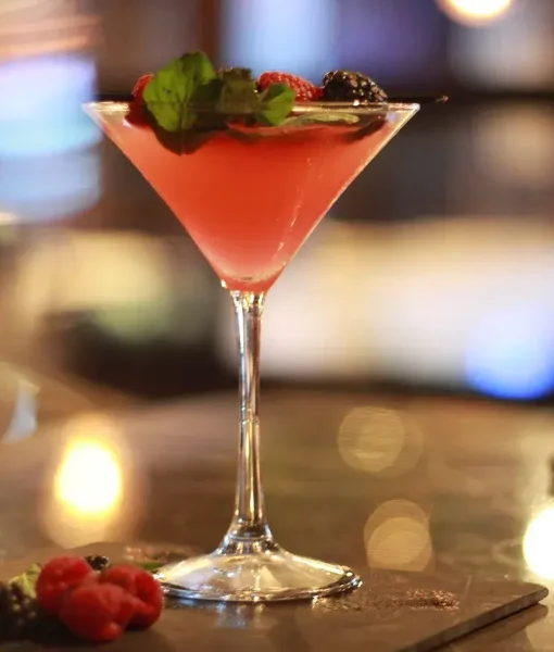 Coctelería Molecular: La Fusión de Ciencia y Mixología